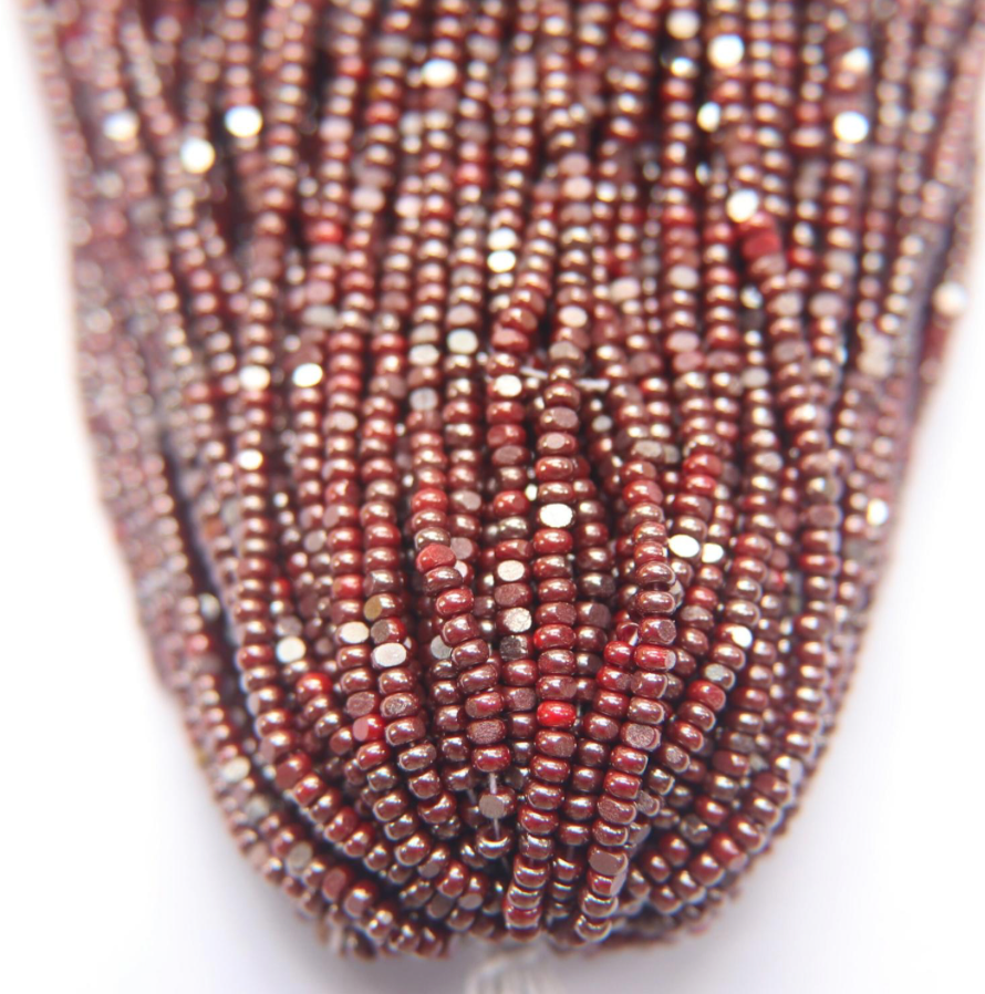 Charlotte cut beads red
