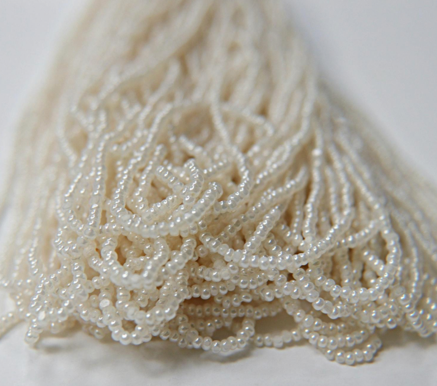 Charlotte cut beads white