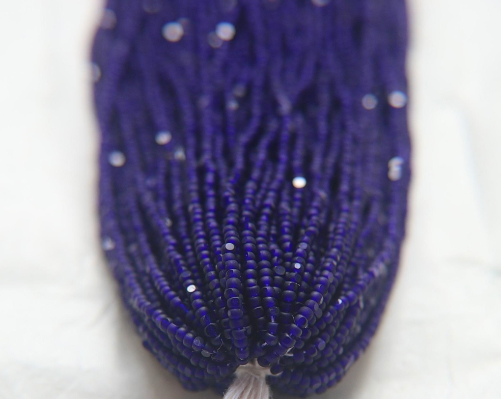 Charlotte cut beads transparent blue