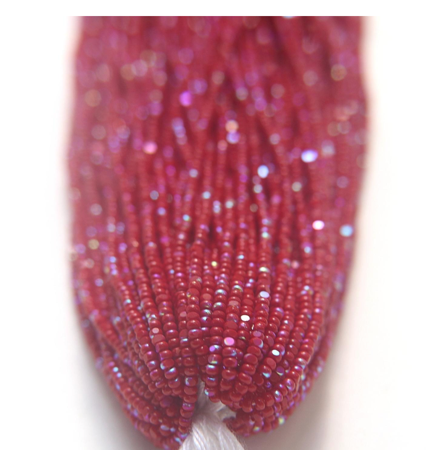 Charlotte cut beads red