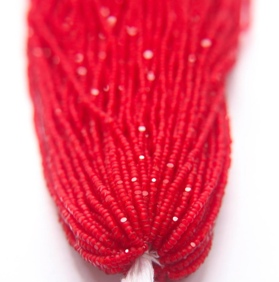 Charlotte cut beads red